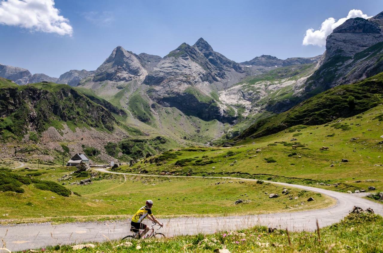 Pyrenees Cycling Lodge Saint-Savin  Zewnętrze zdjęcie